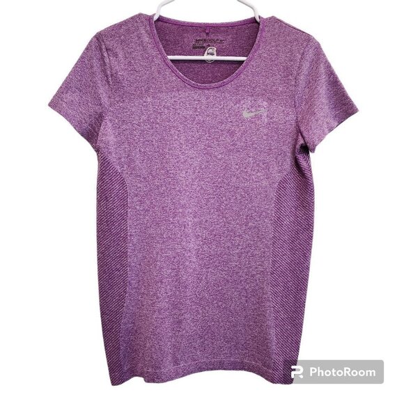 Women's Nike Golf Dri Fit Medium Sz M Purple Short Sleeve Tee T-Shirt Gym - Picture 1 of 5